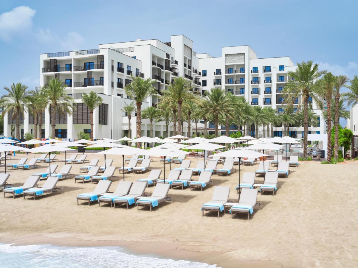 Palace Beach Resort 푸자이라 외부 사진 Beach at the hotel