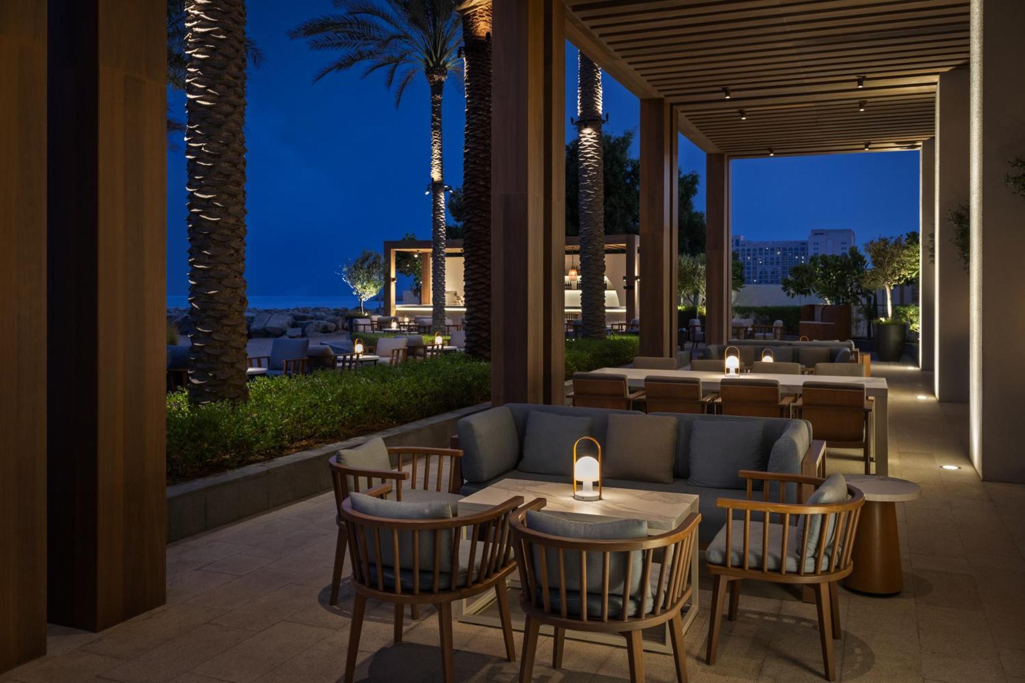 Palace Beach Resort 푸자이라 외부 사진 The Westin Athens