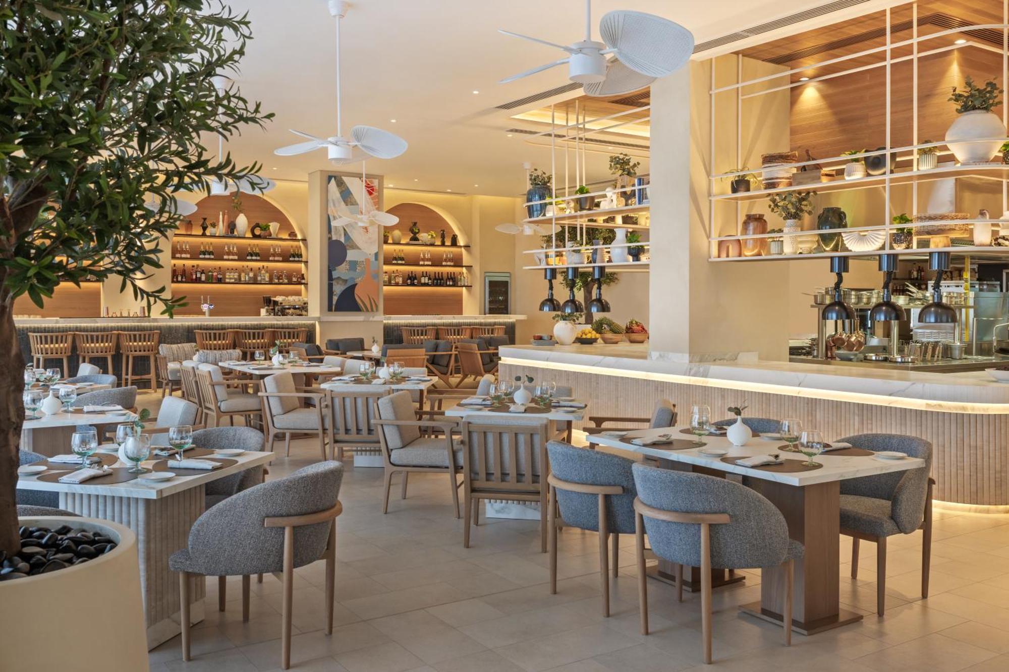 Palace Beach Resort 푸자이라 외부 사진 Interior of the restaurant